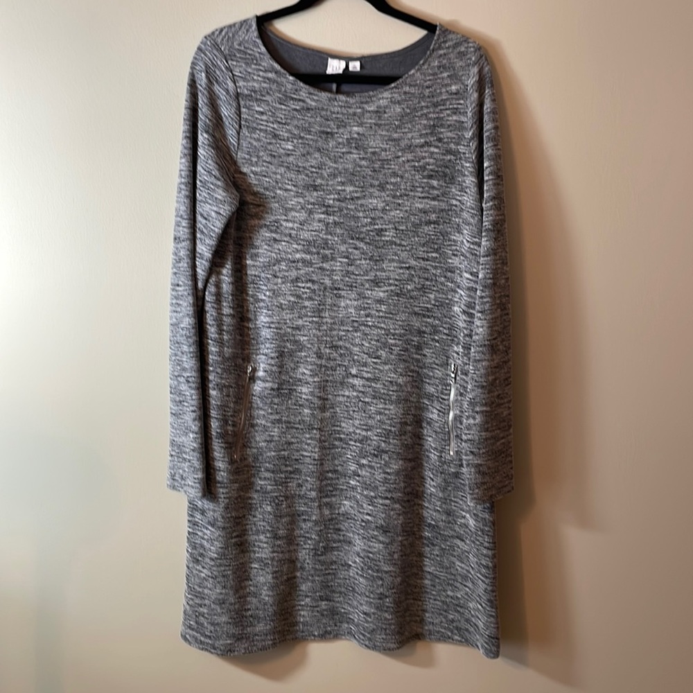 Gap long sleeve dress. Size Large Tall. Heather gray & black.